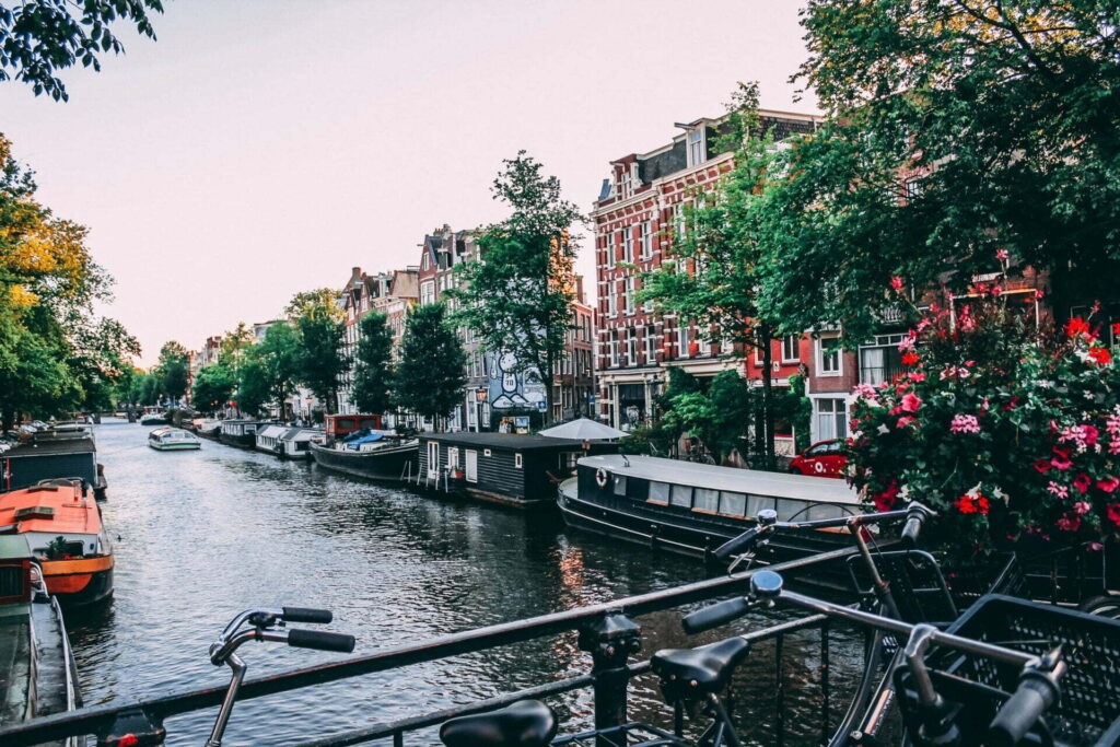 amsterdam lesbian hen do 