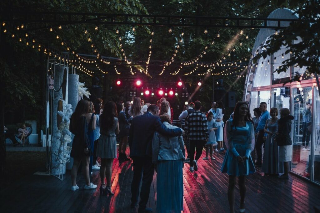 Who To Invite To A Gay Wedding