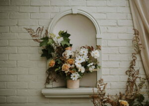 flower and fern studio sussex wedding florist arrangement 300x214