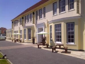 267 legacy kingscliff hotel 08 thb 300x225