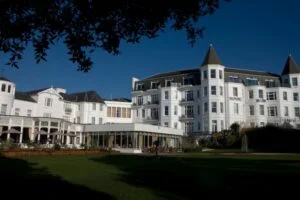 710 refurbished   exterior thb 300x200