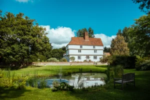 910 autumn at blake hall thb 300x200