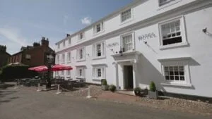 9iOPWgO8RsmssCs8nxsO Crown Hotel Wetheral2.v2.0000000 640w 300x169