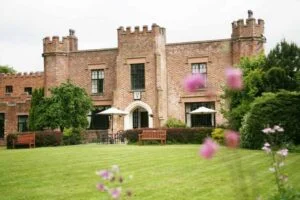 A manor house 100.jpg645a 1024x683 1 300x200