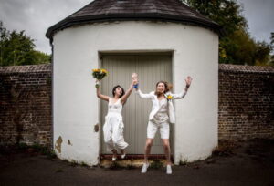 EmmaSharly 173 1024x697 1 300x204