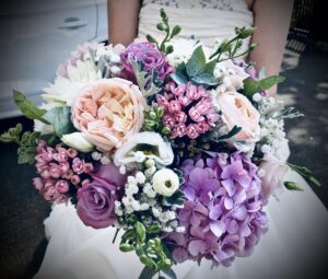 FLOWERSDRESSXWEDDINGIMAGESGALLERY 1920w 300x255