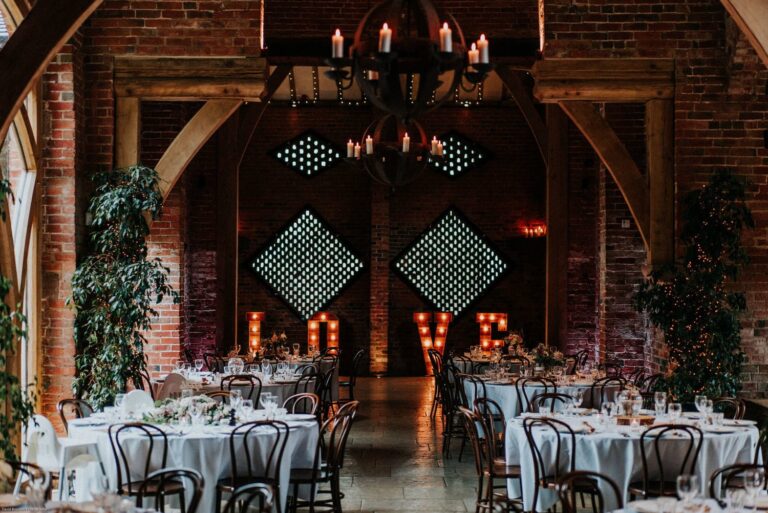 ShustokeBarn DavidBoynton SamRoss 25.5.18 475shustokebarnwarwickshireweddingvenue 768x513