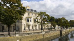 bedford swan hotel exterior 300x167