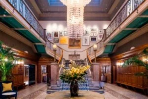 londx lobby 6162 hor clsc 300x200