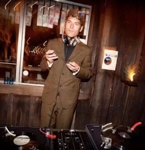 B8961781 F7A1 457D BDFD 1C11DB562AD2 290x300