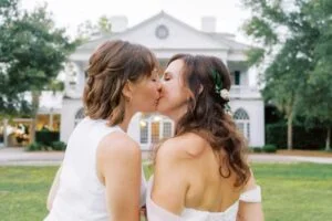 catherineannphotography wedding 62521 ashleyheather 1239 1000x666 1 300x200