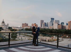 f5f894 5c3f8cefaf044ba8815618ca85223e03mv2 d 9259 6790 s 4 2 300x220