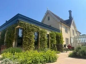 352703261 730171322445636 5360581592384732006 n 300x225