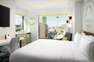 TP SEATN SMALL ECOZ King Corner Space Needle View 300x200