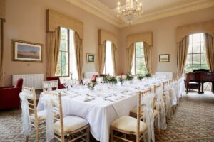 MDH LinH Weddings DiningRoom 2.4mb 300x200