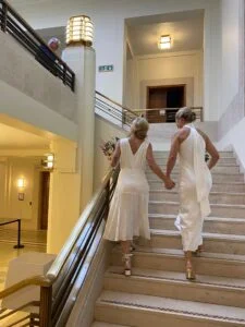 142d592b f6dd 41f9 826e 045898c7f0f3 225x300