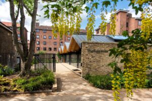 glasshouse 10 300x200